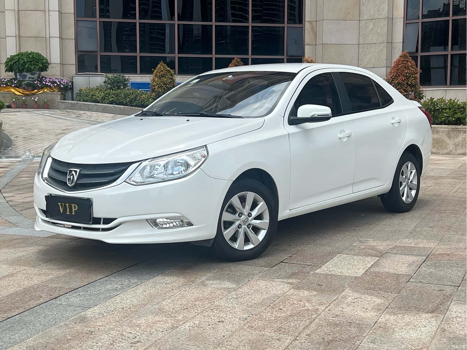Wuling 630, 2015 1