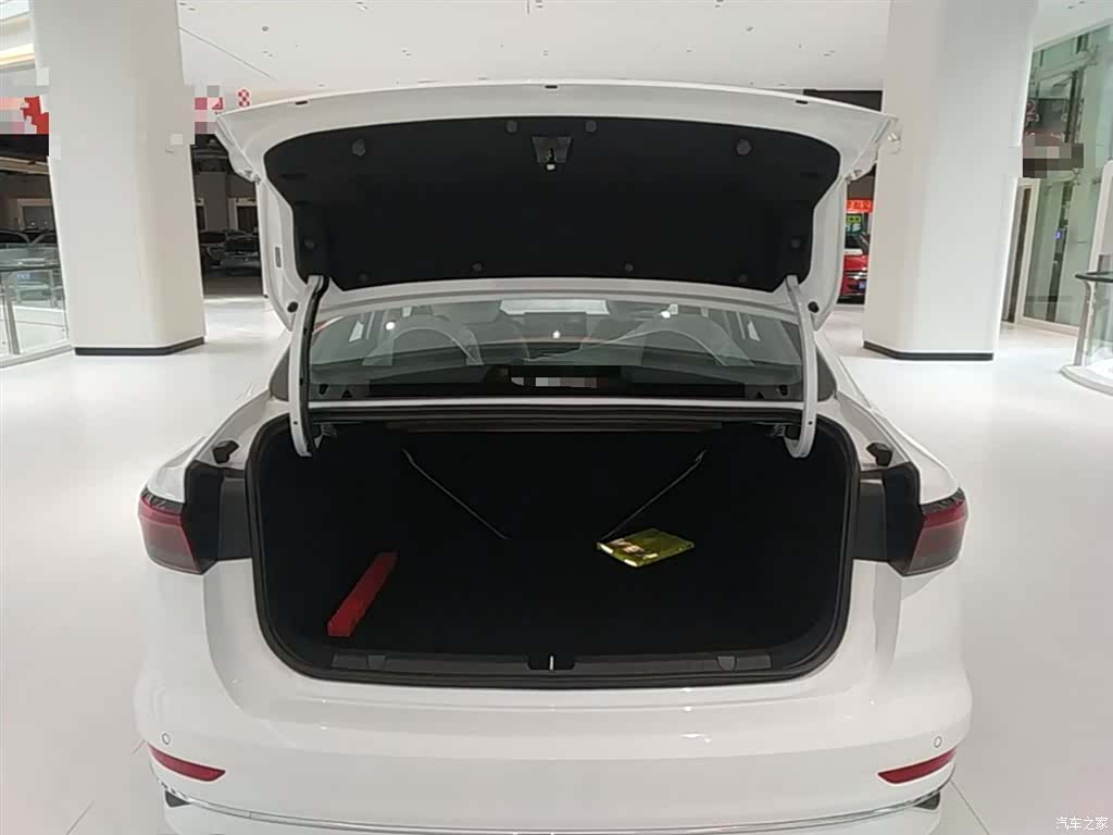 Geely Emgrand, 2026 19