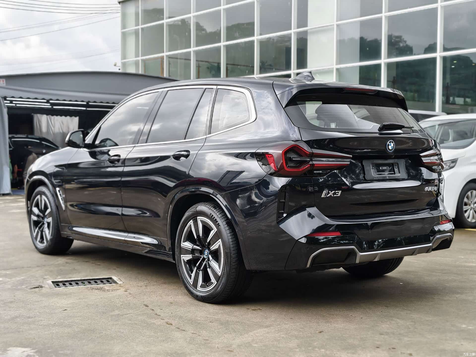 BMW iX3, 2024 3