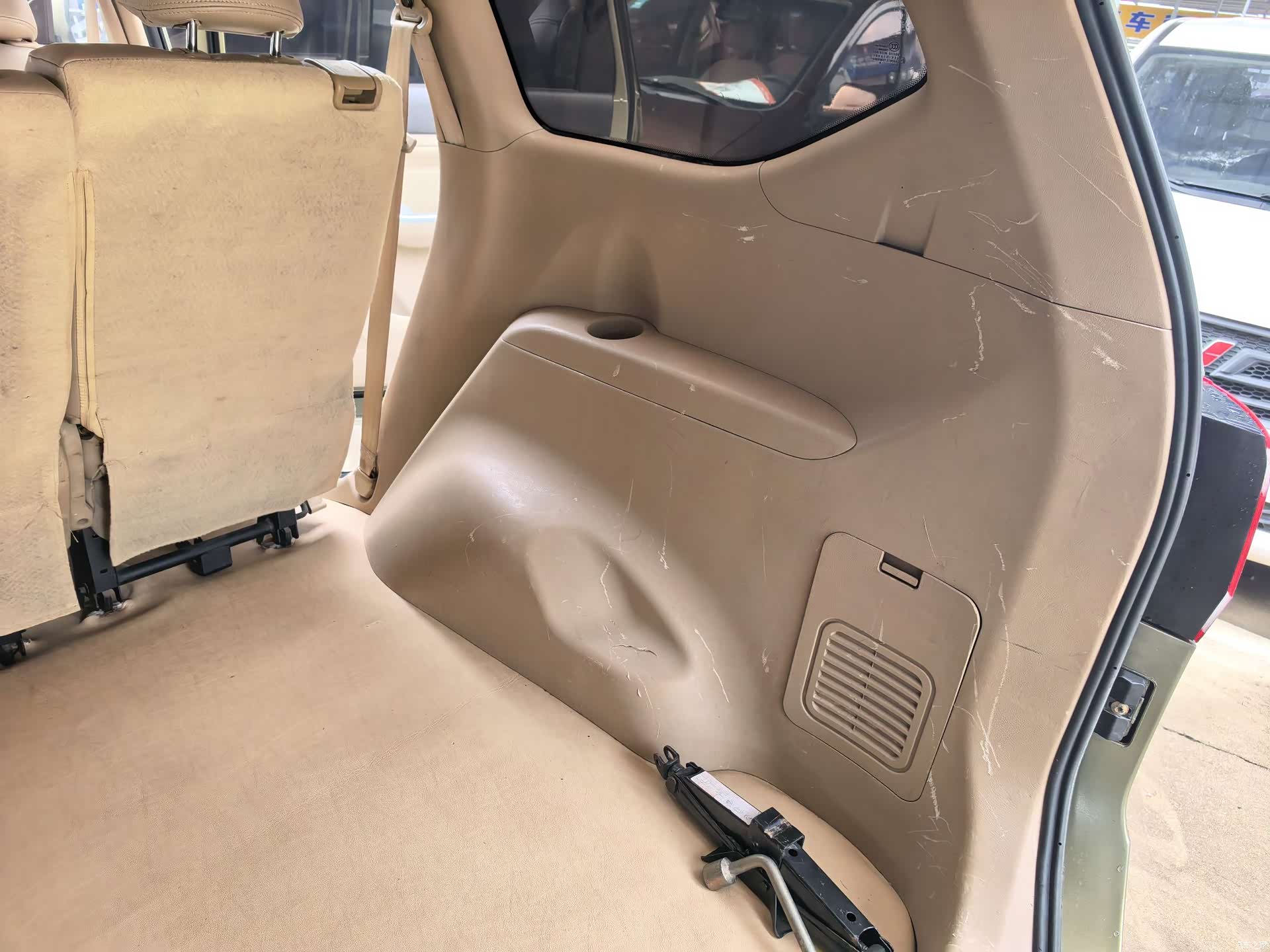 Wuling 730, 2015 14