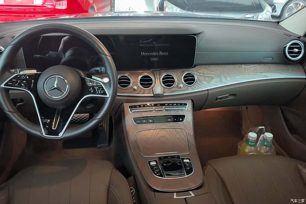 Mercedes-Benz E-Class, 2023 12