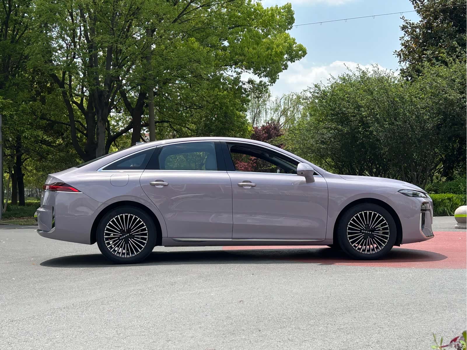 Roewe M7, 2025 8