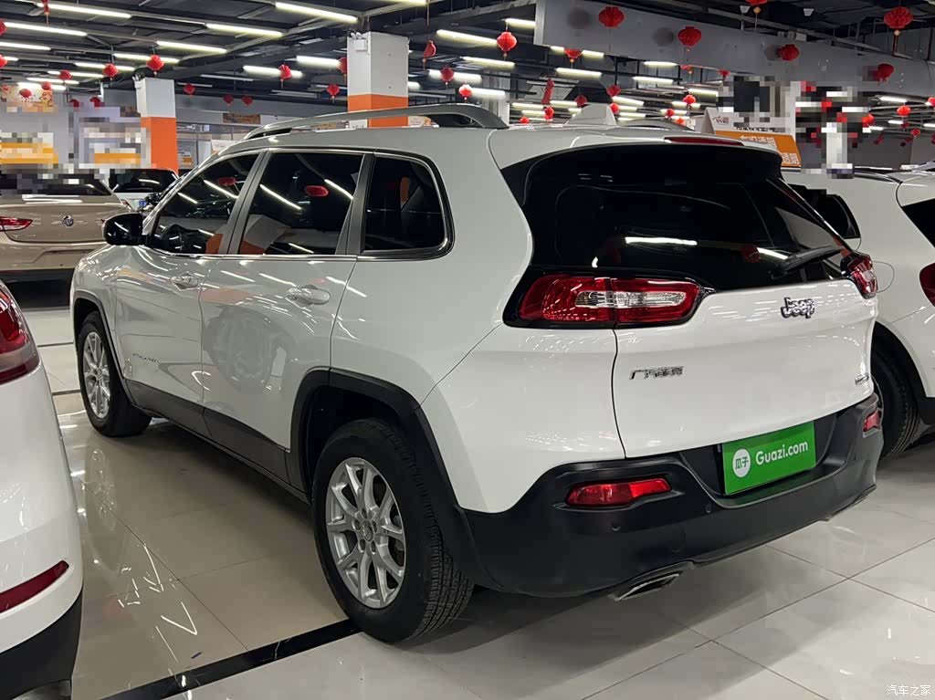 Jeep Cherokee, 2016 15