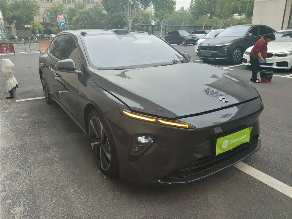 NIO ET7