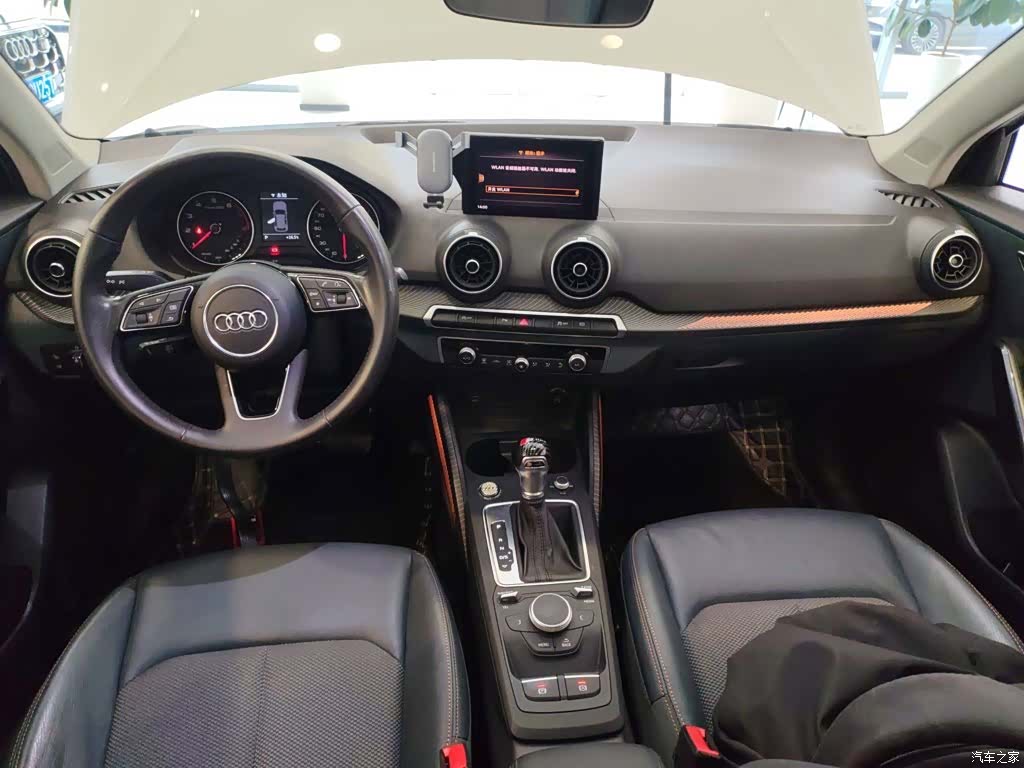 Audi Q2L, 2020 6