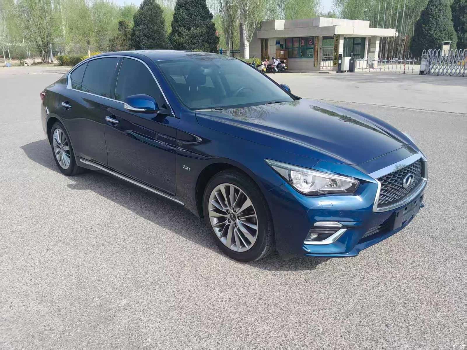 Infiniti Q50L