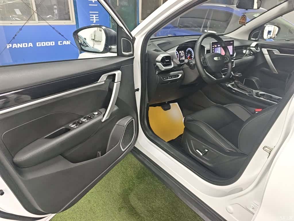 Geely Coolray, 2025 16