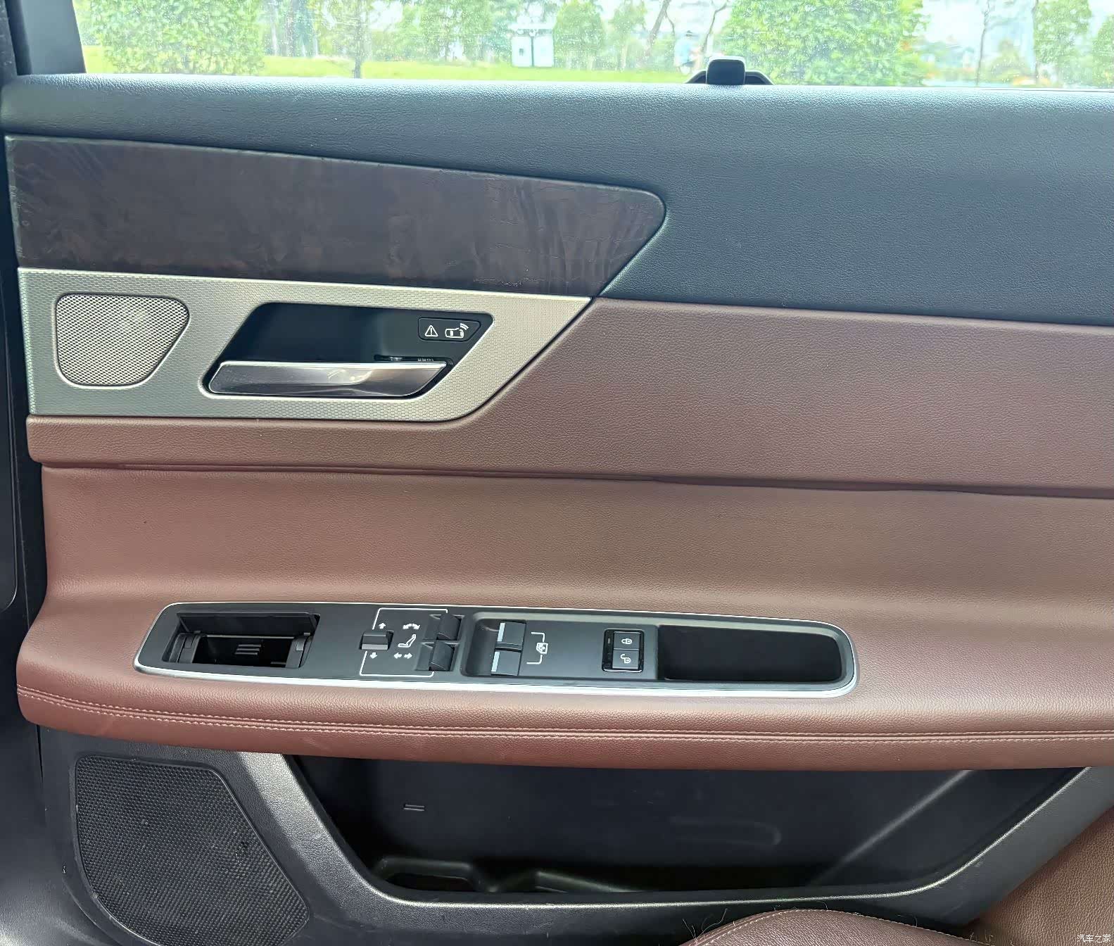 Land Rover XFL, 2016 13
