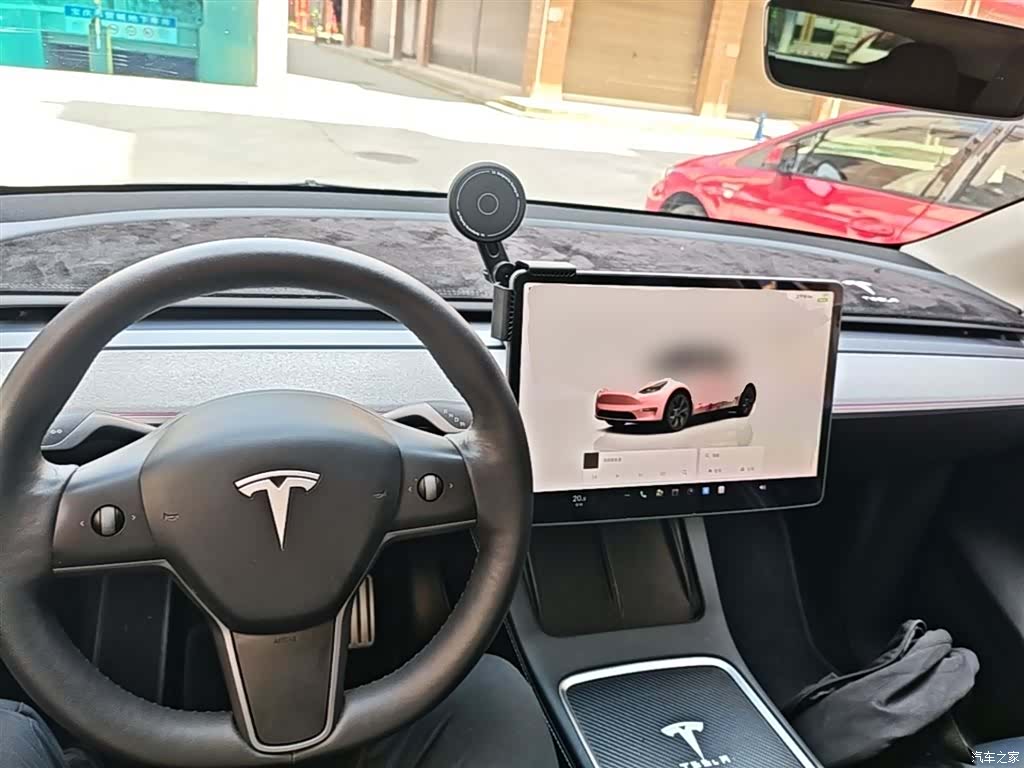 Tesla Model Y, 2024 10
