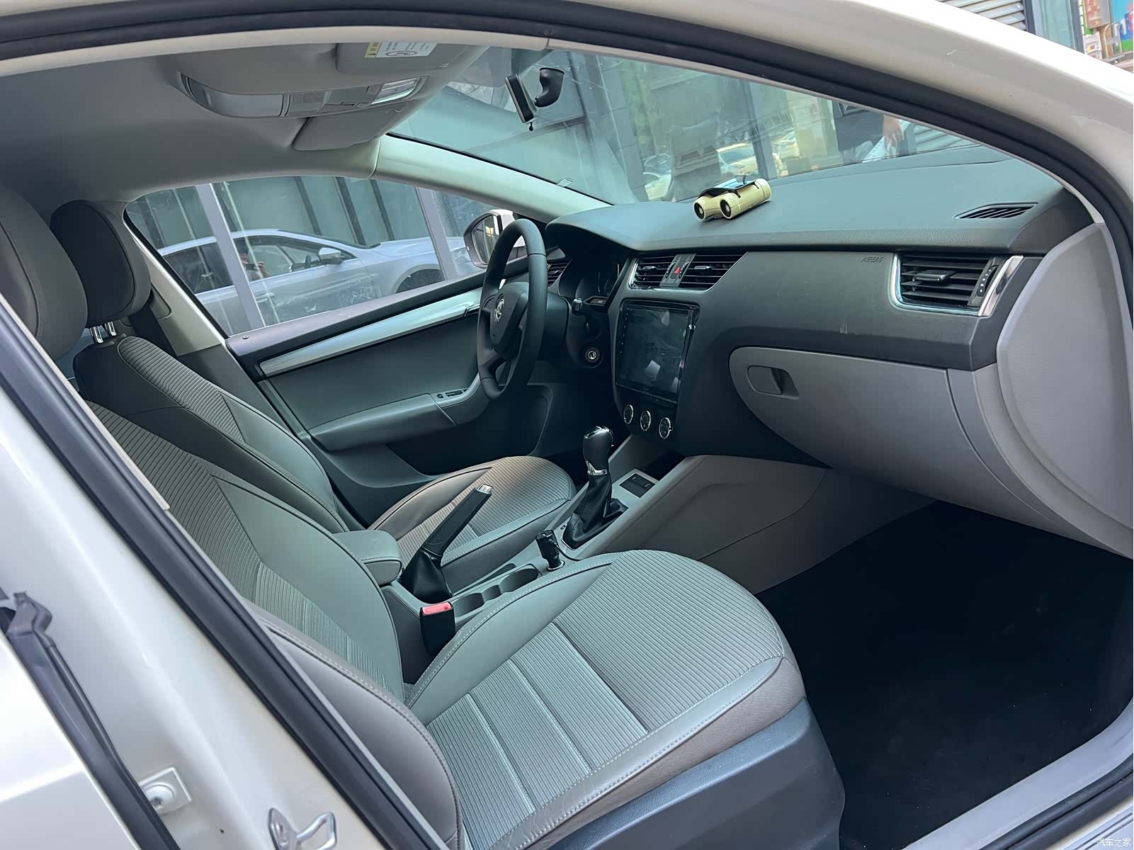 Skoda Octavia, 2015 12