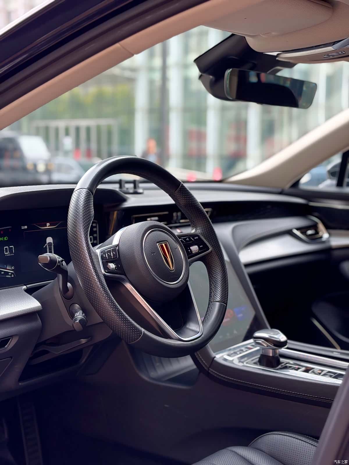 Hongqi H5, 2023 12