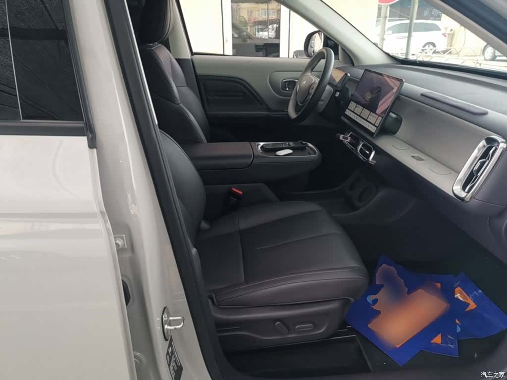 Leapmotor B10, 2025 25