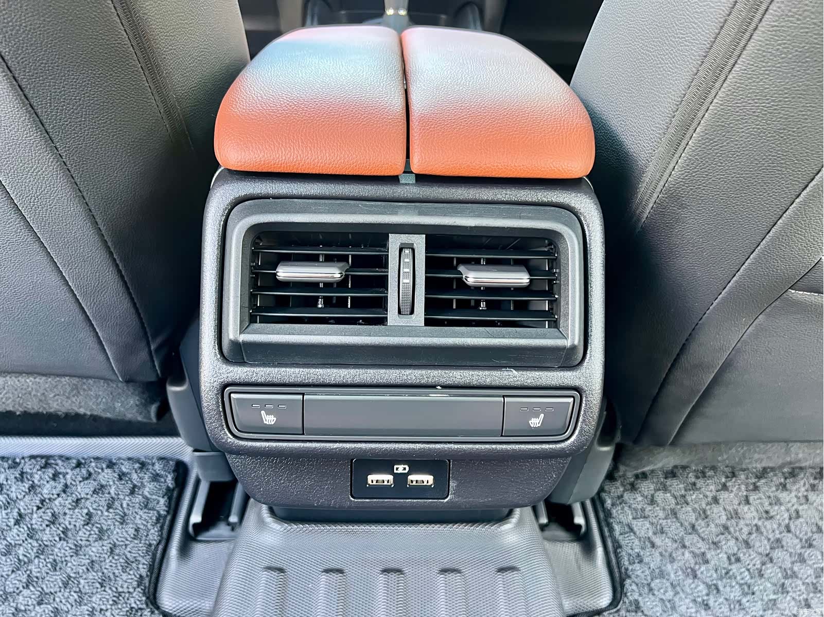 Mazda CX-50, 2023 10