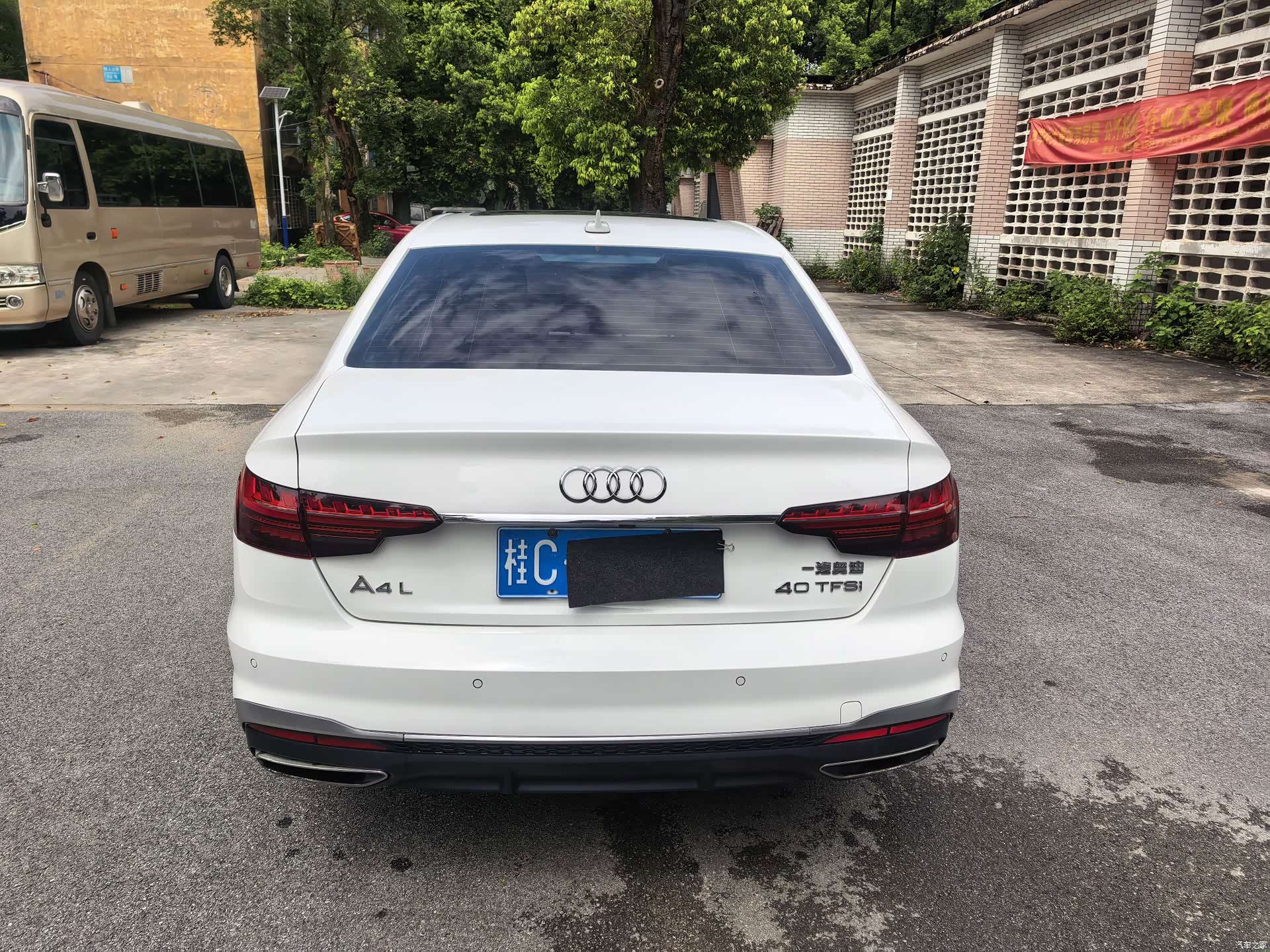 Audi A4L, 2021 все фото