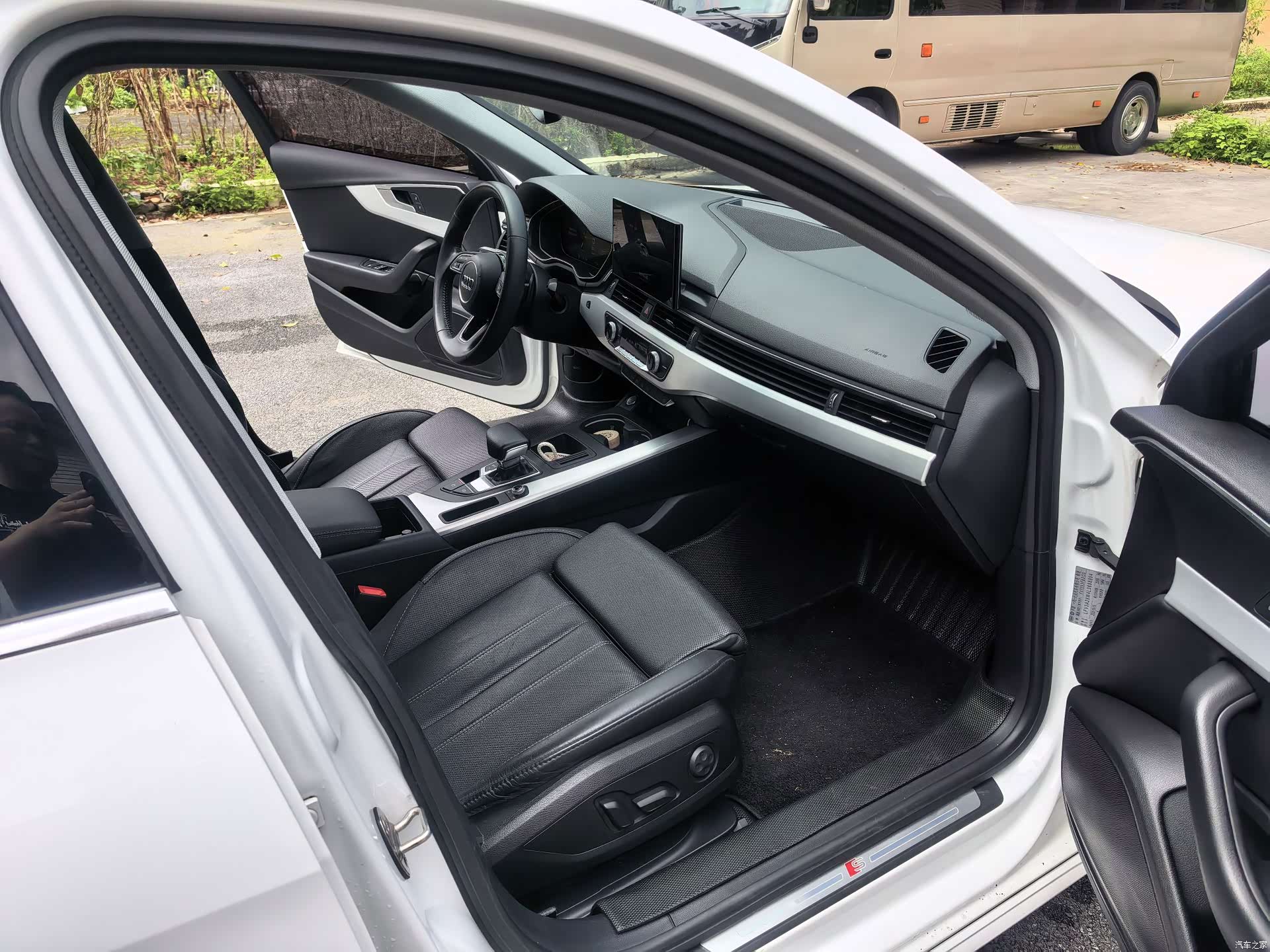 Audi A4L, 2021 9