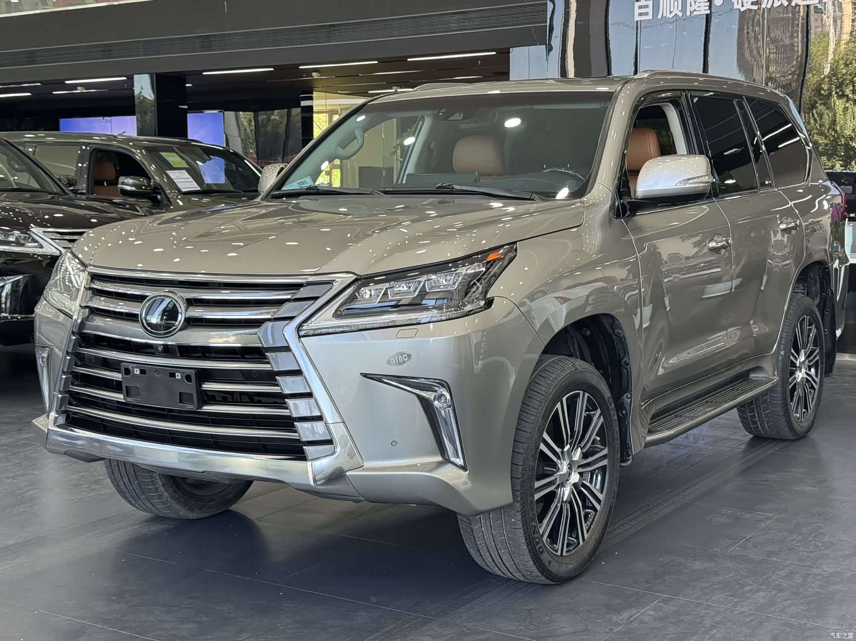 Lexus LX