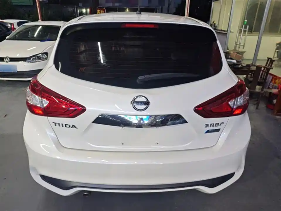 Nissan TIIDA