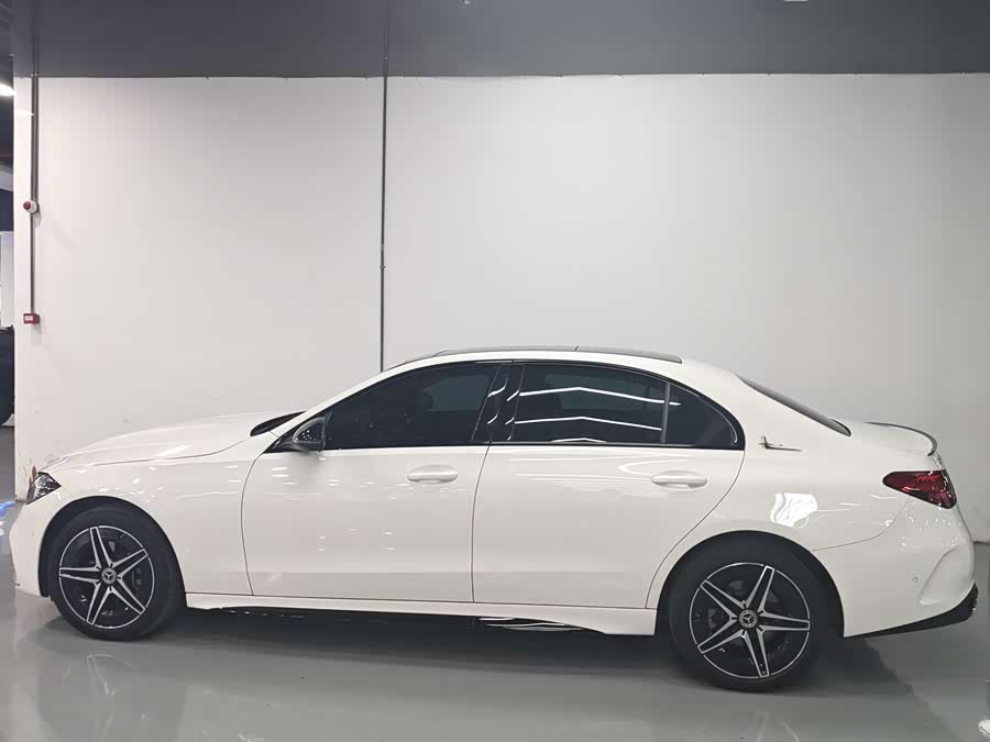 Mercedes-Benz C-Class 2025, фото 22