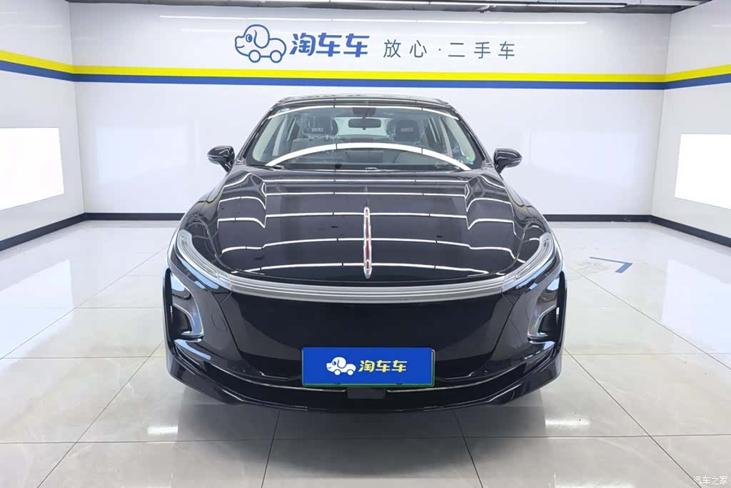 Hongqi QM5, 2025 2