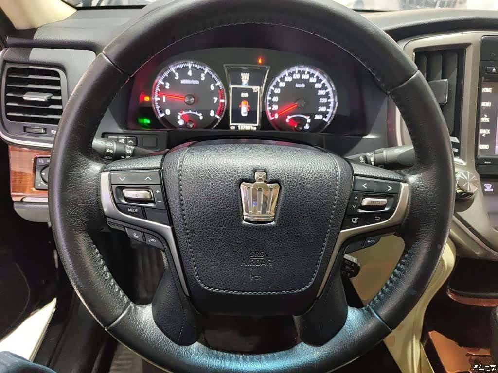 Toyota Crown, 2017 7