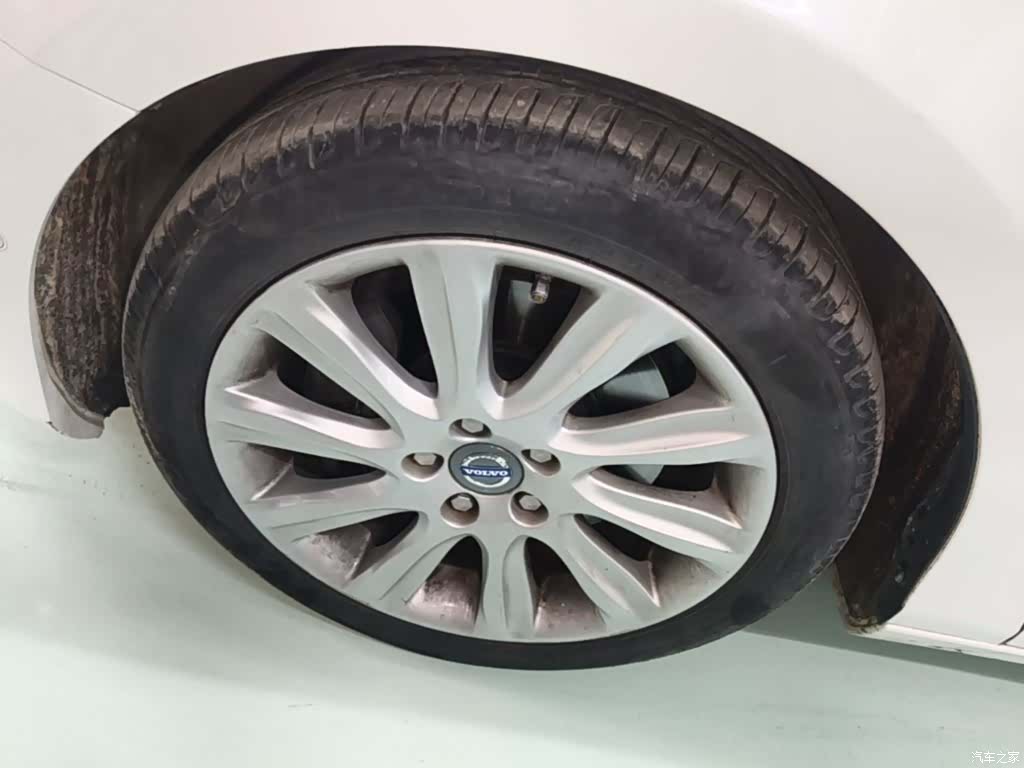 Volvo V40, 2014 25