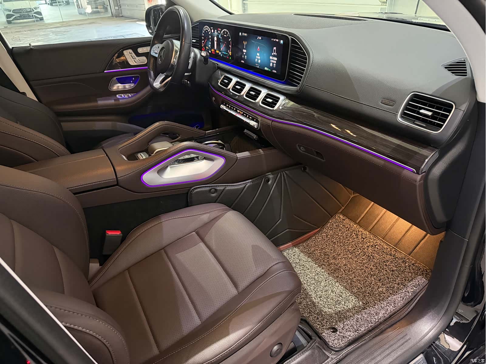 Mercedes-Benz GLS, 2023 18
