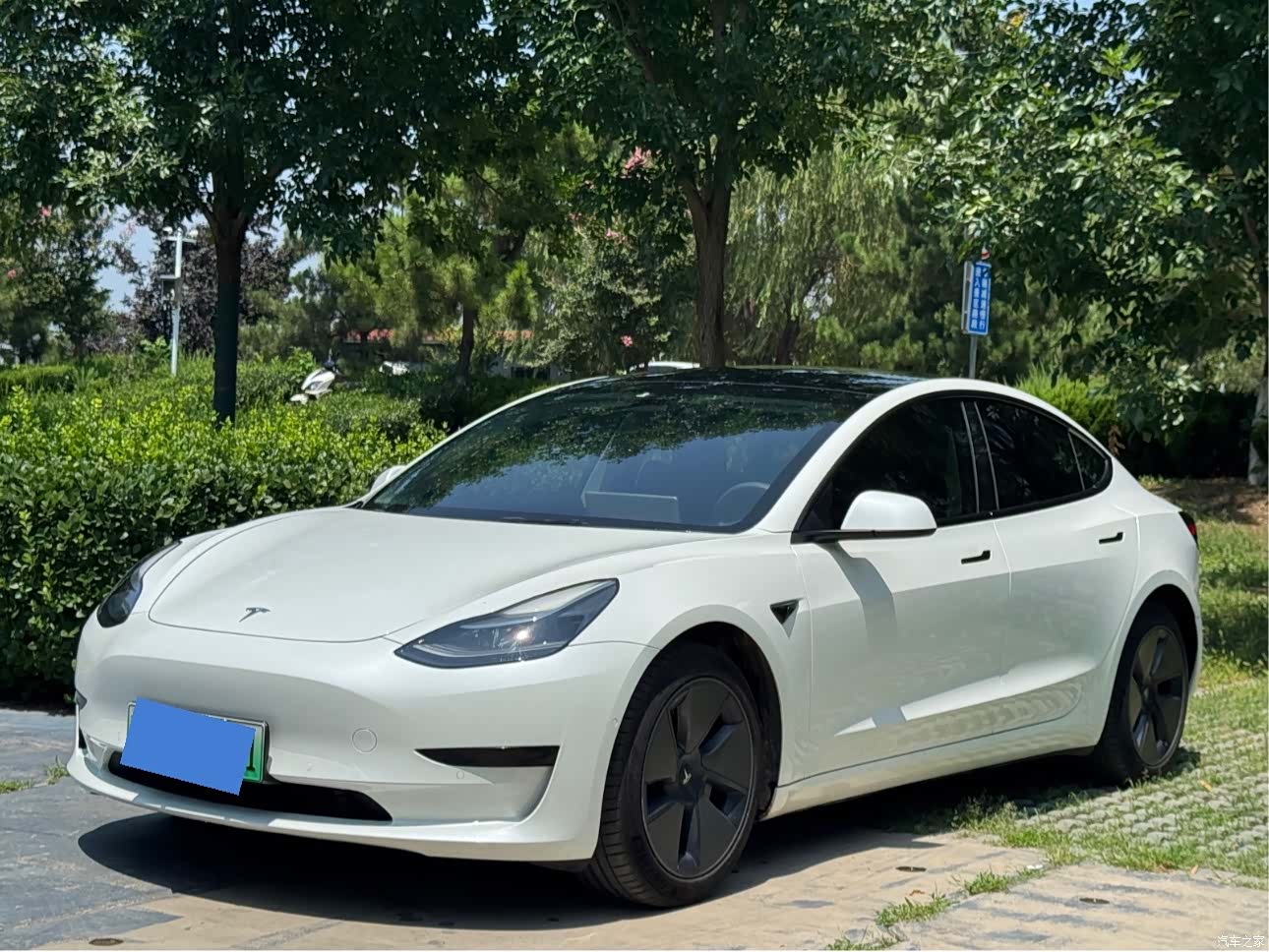 Tesla Model 3, 2022 1