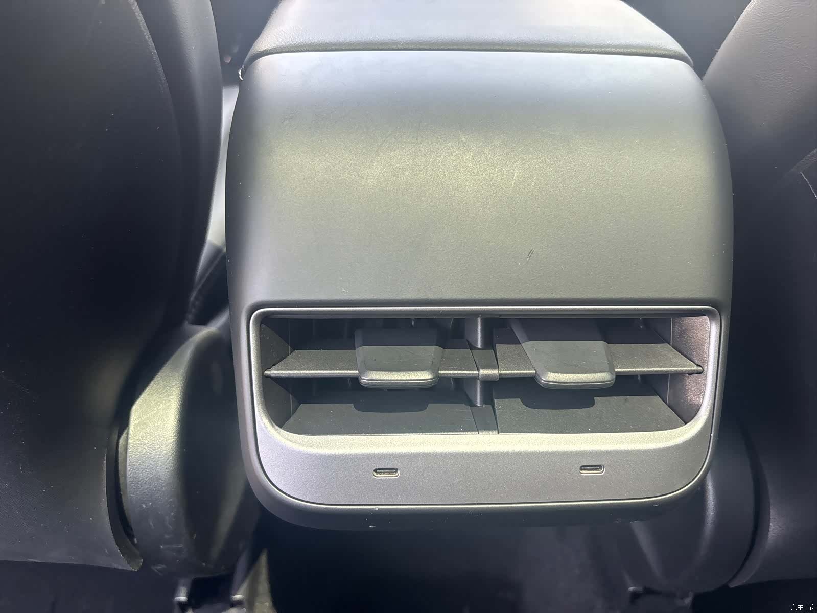 Tesla Model Y, 2024 9
