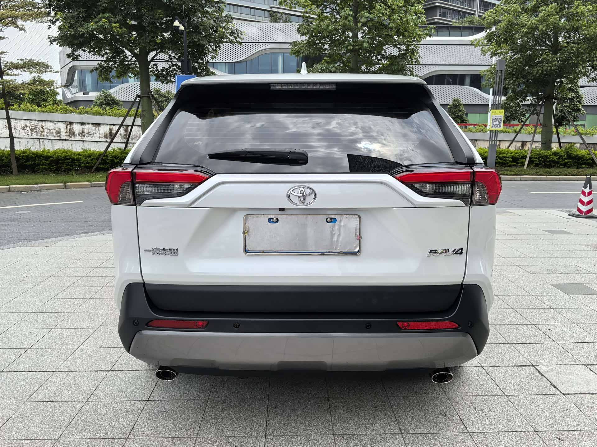 Toyota RAV4, 2021 все фото