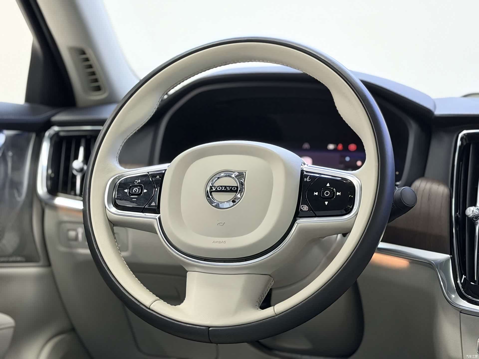 Volvo S90, 2022 13