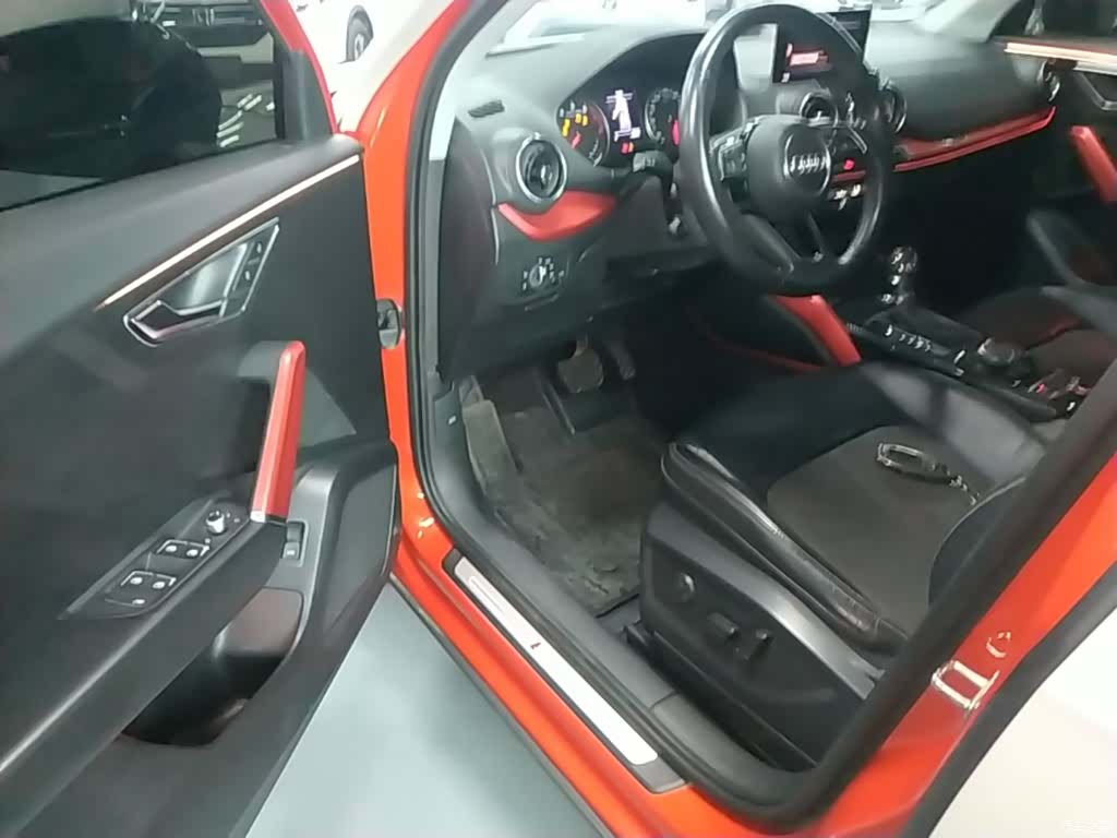 Audi Q2L, 2019 16