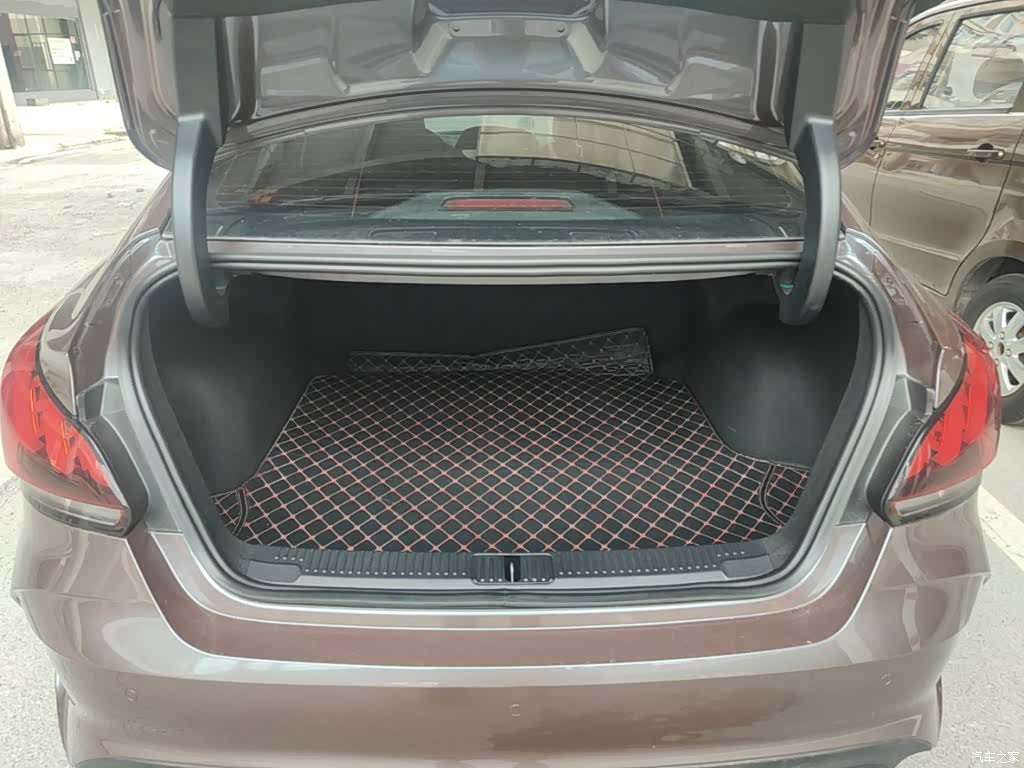 MG MG5, 2023 19