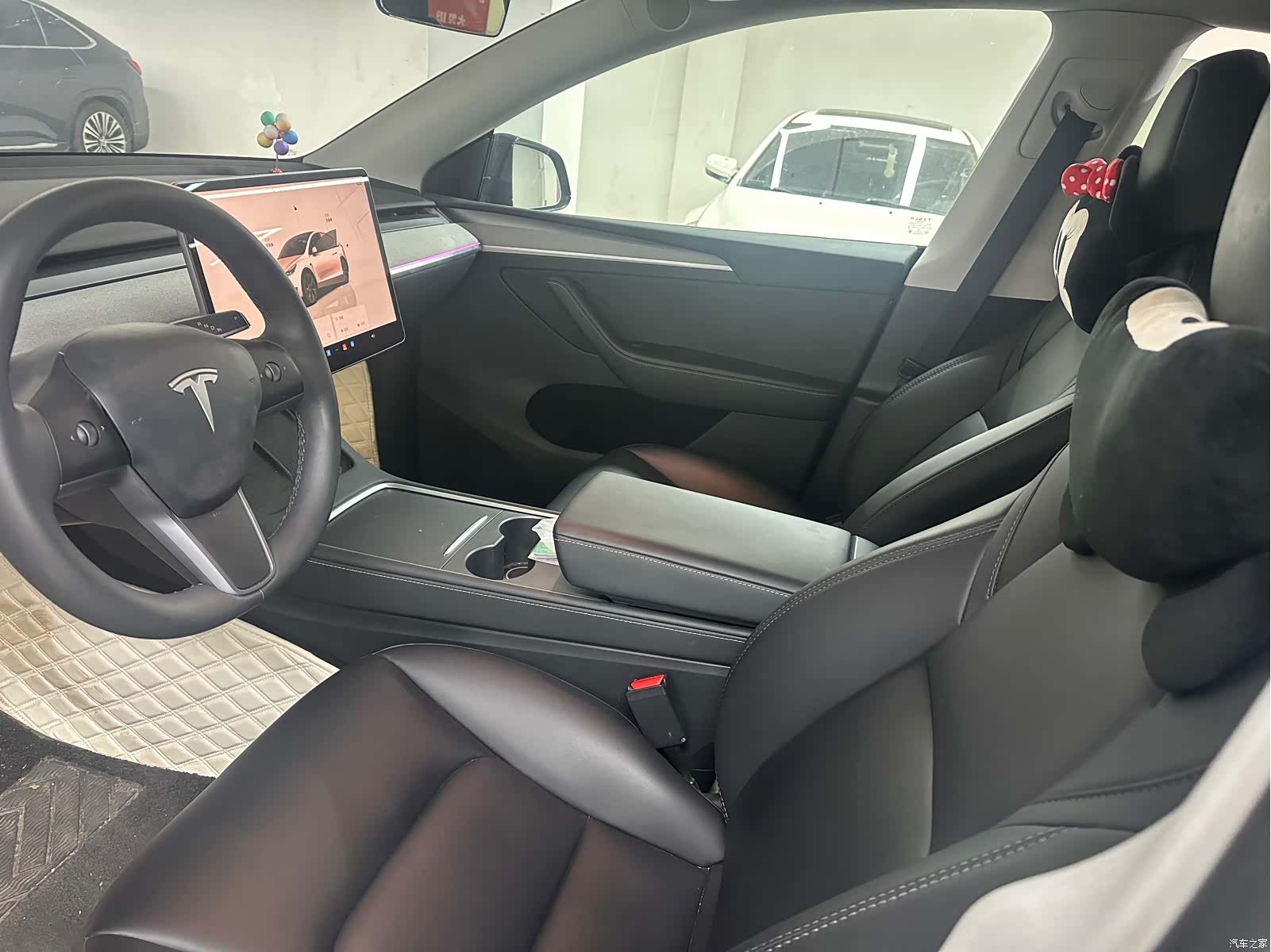 Tesla Model Y, 2024 9