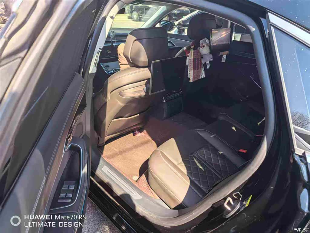 Audi A8L, 2024 27