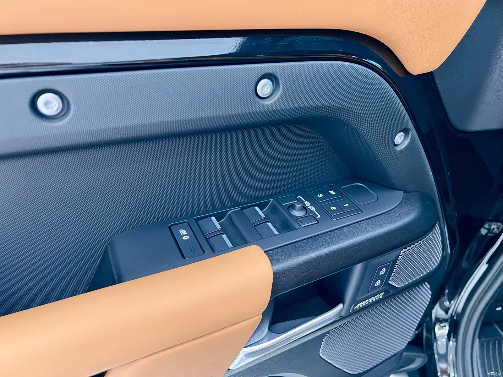 Land Rover Defender, 2024 22
