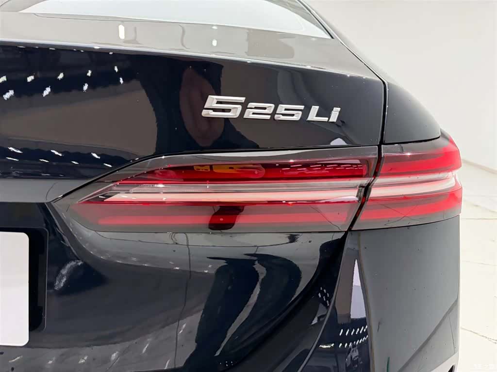 BMW 5 Series, 2025 10