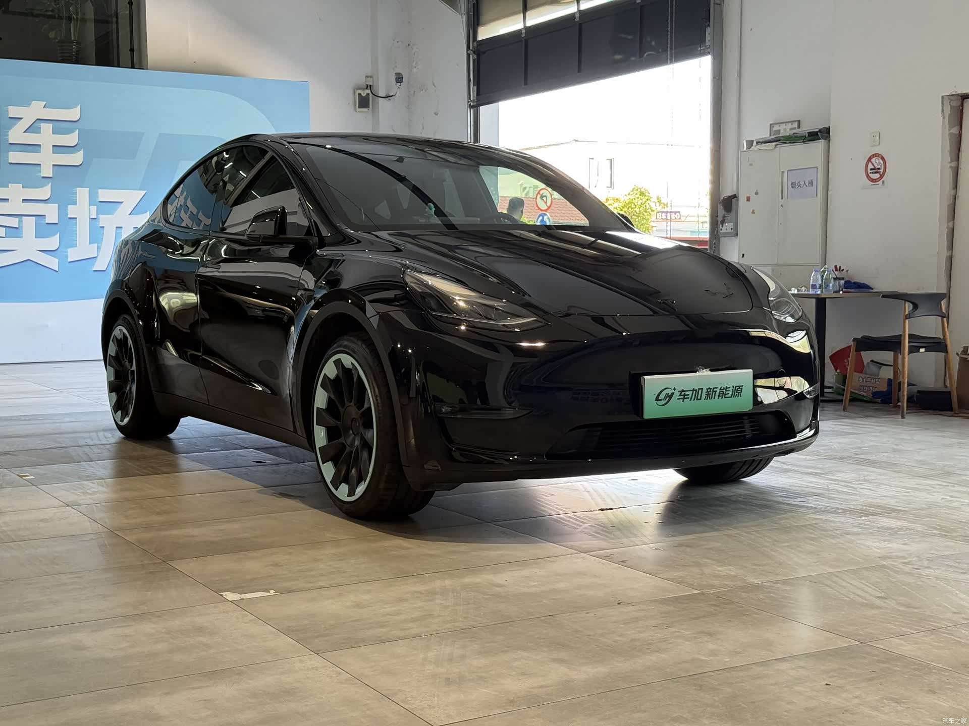 Tesla Model Y, 2023 3