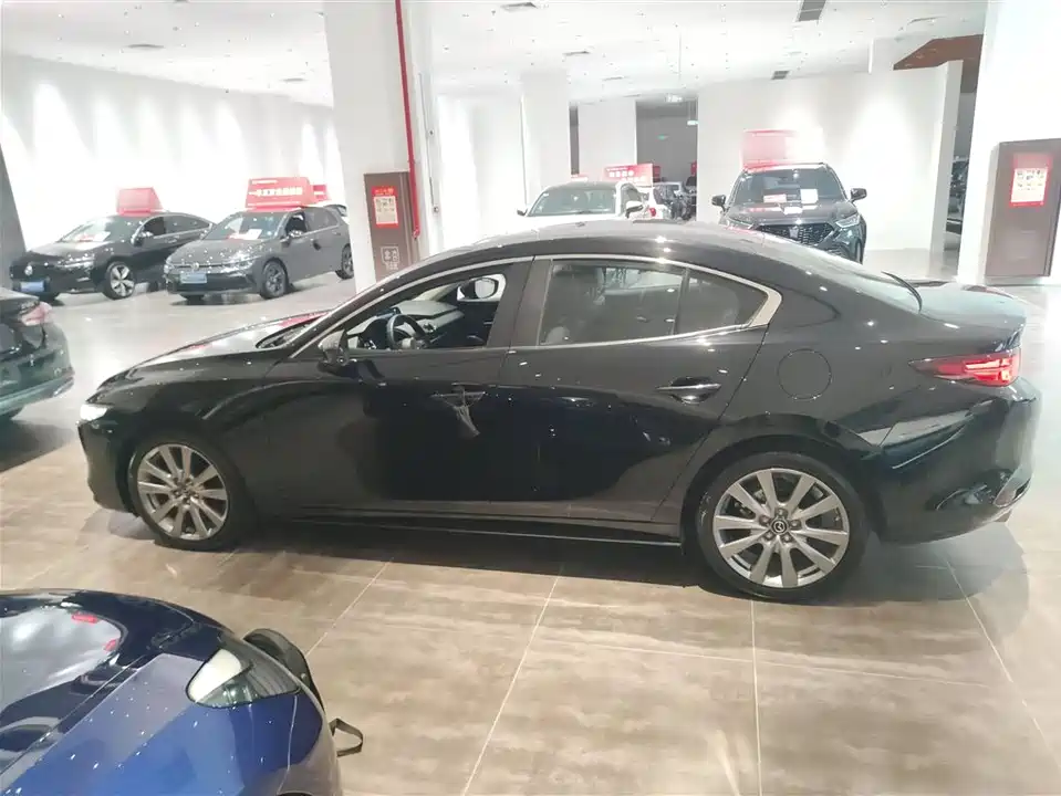 Mazda 3 Angkesaila
