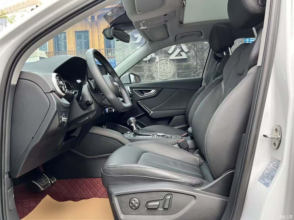 Audi Q2L, 2024 11