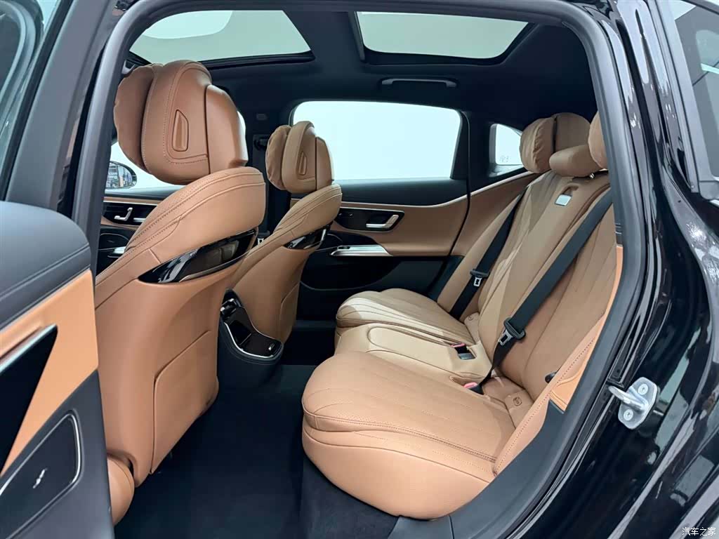 Mercedes-Benz E-Class, 2024 17