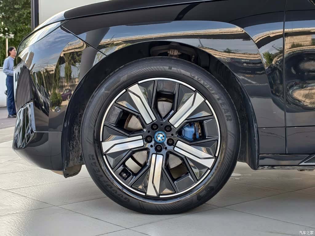 BMW iX, 2023 17