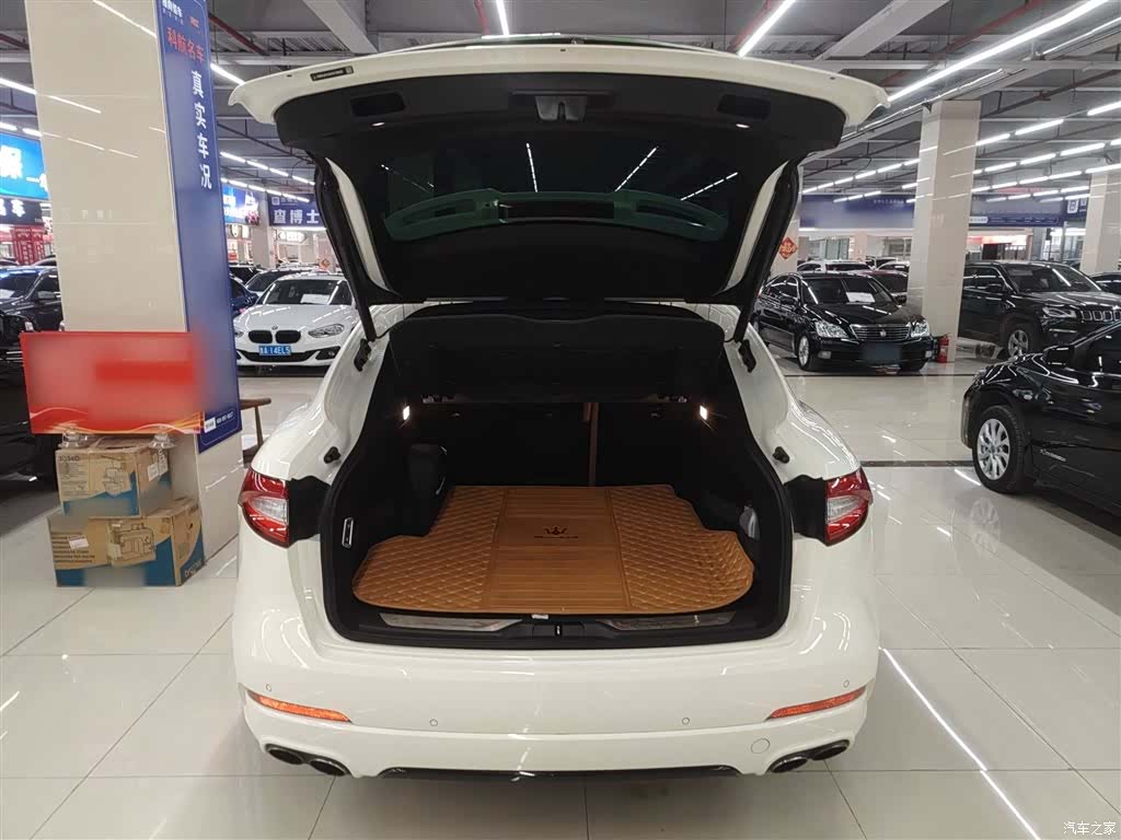 Maserati Levante, 2017 9
