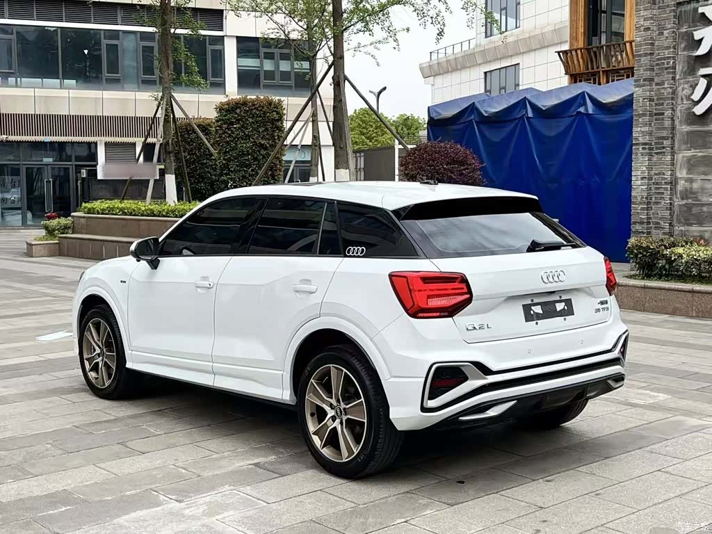 Audi Q2L, 2024 23