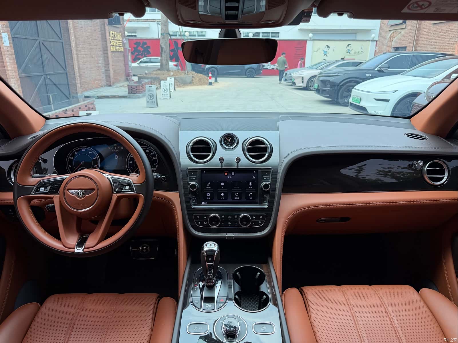 Bentley Bentayga, 2019 11