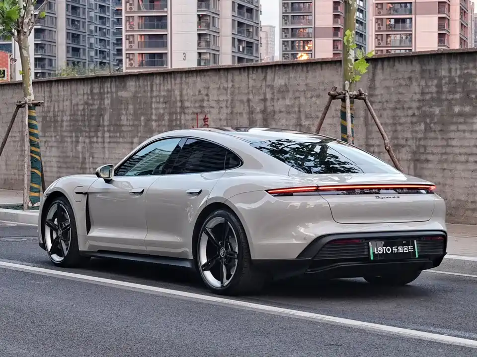 Porsche Taycan