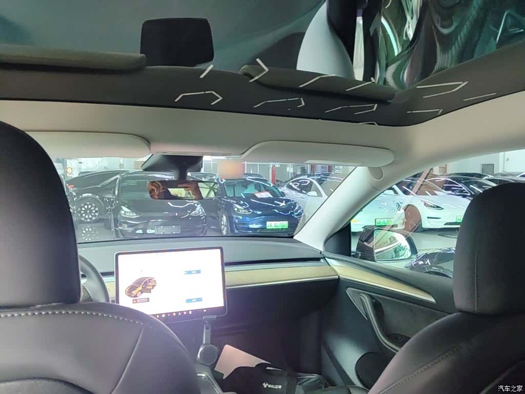 Tesla Model Y, 2022 18
