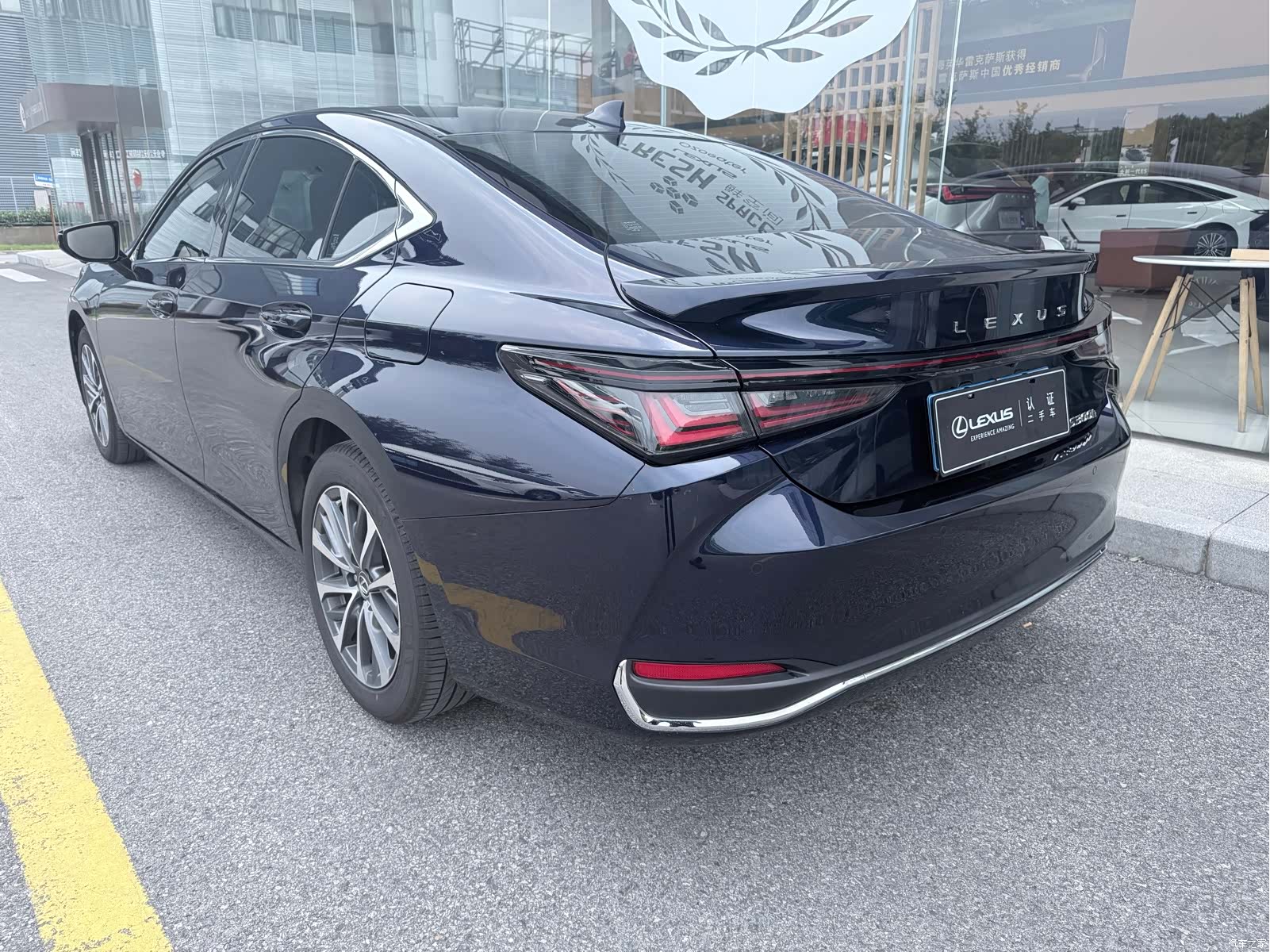 Lexus ES, 2025 10