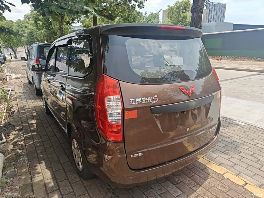 Wuling Hongguang, 2016 все фото