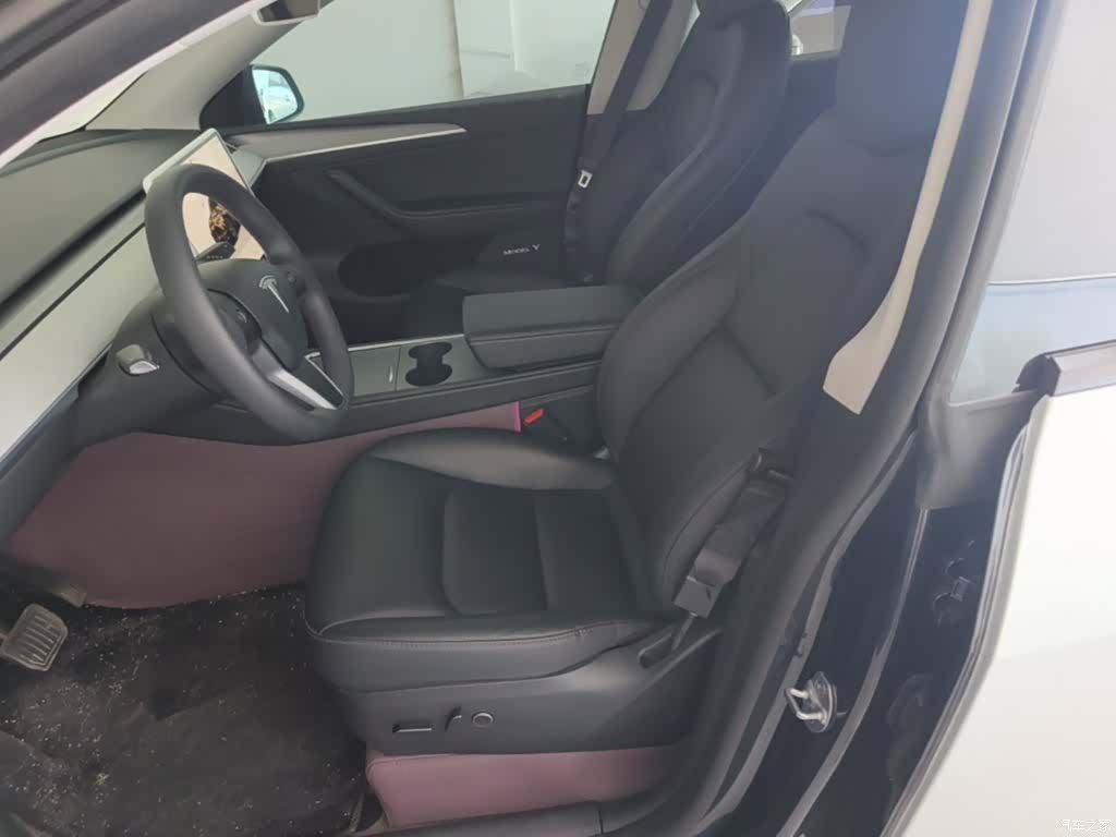 Tesla Model Y, 2024 15