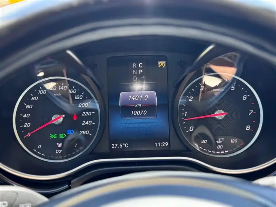 Mercedes-Benz V-class